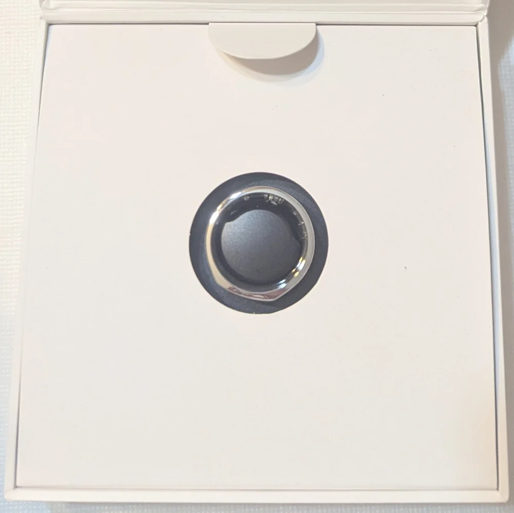 Ōura Gen 3 Heritage Silver Ring Size 8, NWT